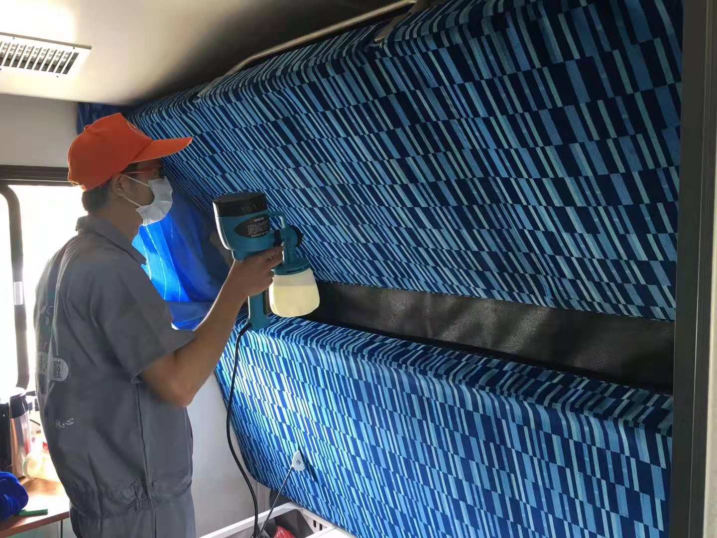 車(chē)內(nèi)臥鋪全方位噴涂施工治理 車(chē)內(nèi)臥鋪全方位噴涂施工治理