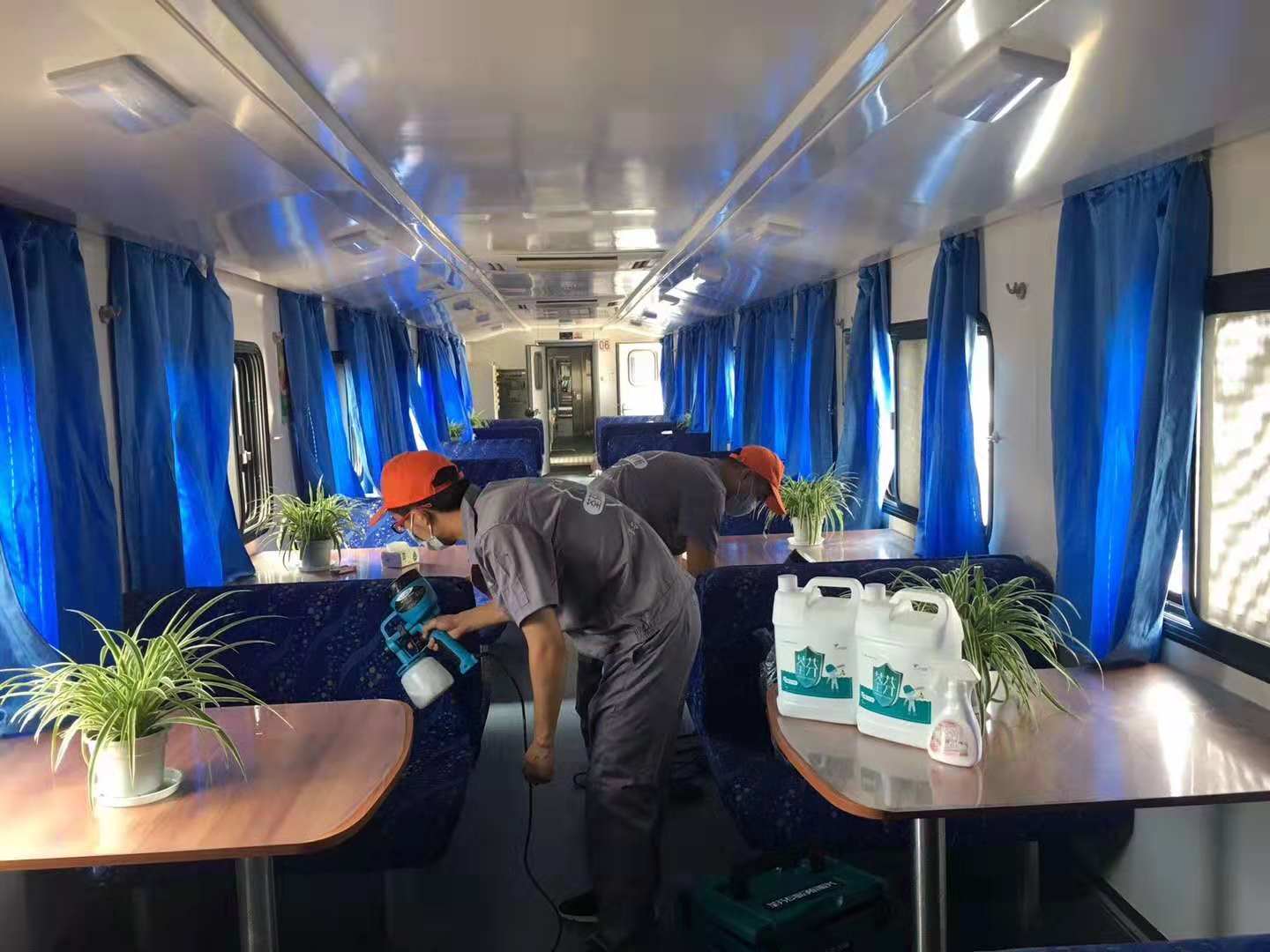 車(chē)內(nèi)座椅全方位噴涂施工治理 車(chē)內(nèi)座椅全方位噴涂施工治理