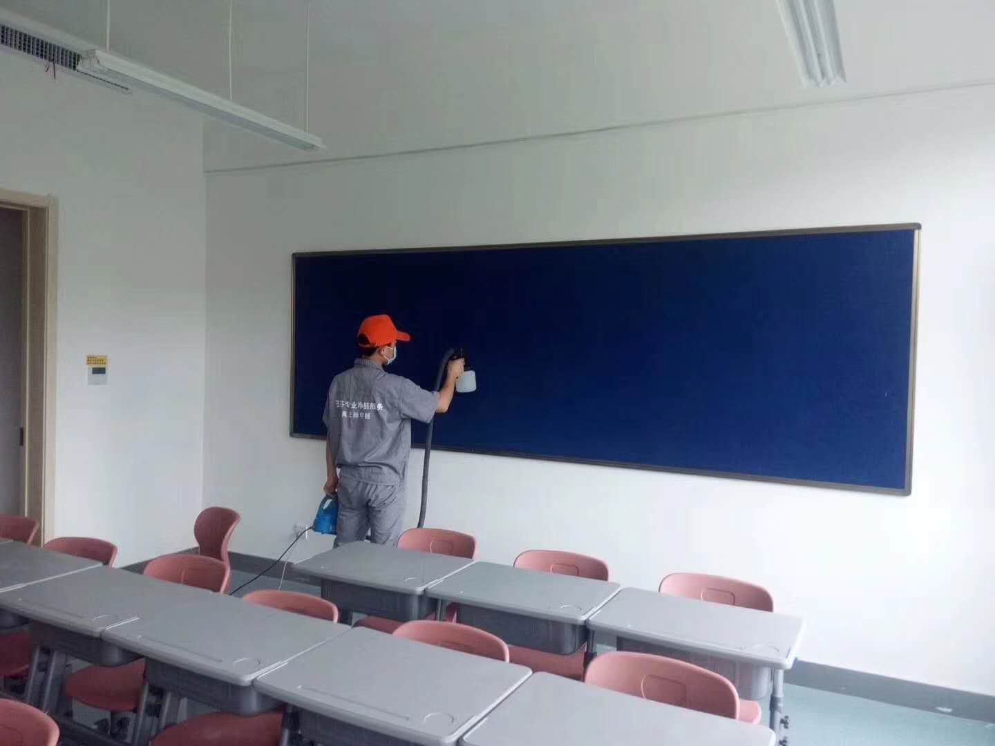 學校教室全方位噴涂施工治理 學校教室全方位噴涂施工治理